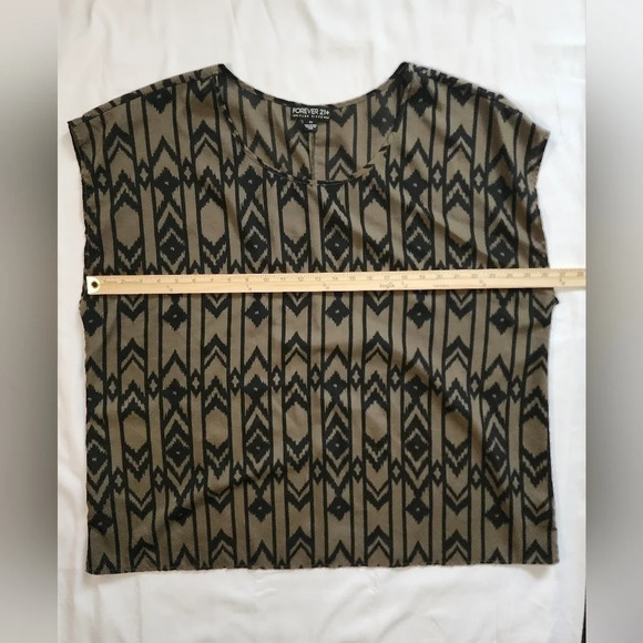 Forever 21 Plus Womens Olive Green Tunic Blouse 3X - Picture 4 of 8